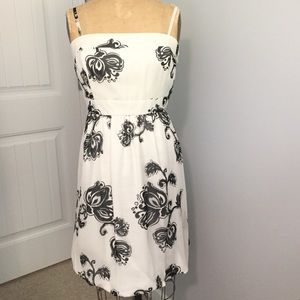 WHBM. Silk B&W Floral Bubble-Hem Dress. Sz 14.